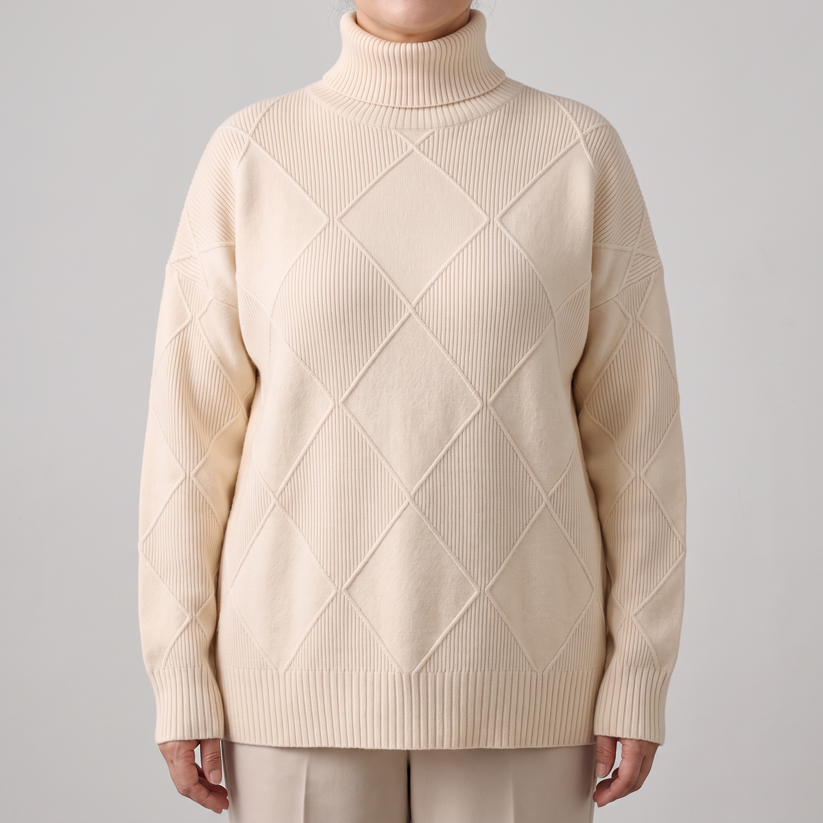 SOLEMN ELEGANT SUMMER SWEATER