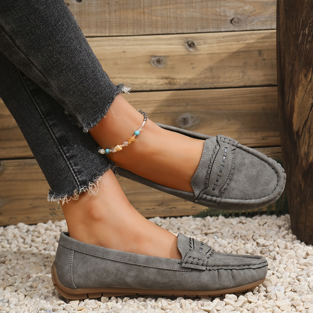 Leonie | Scalloped Suede Loafers