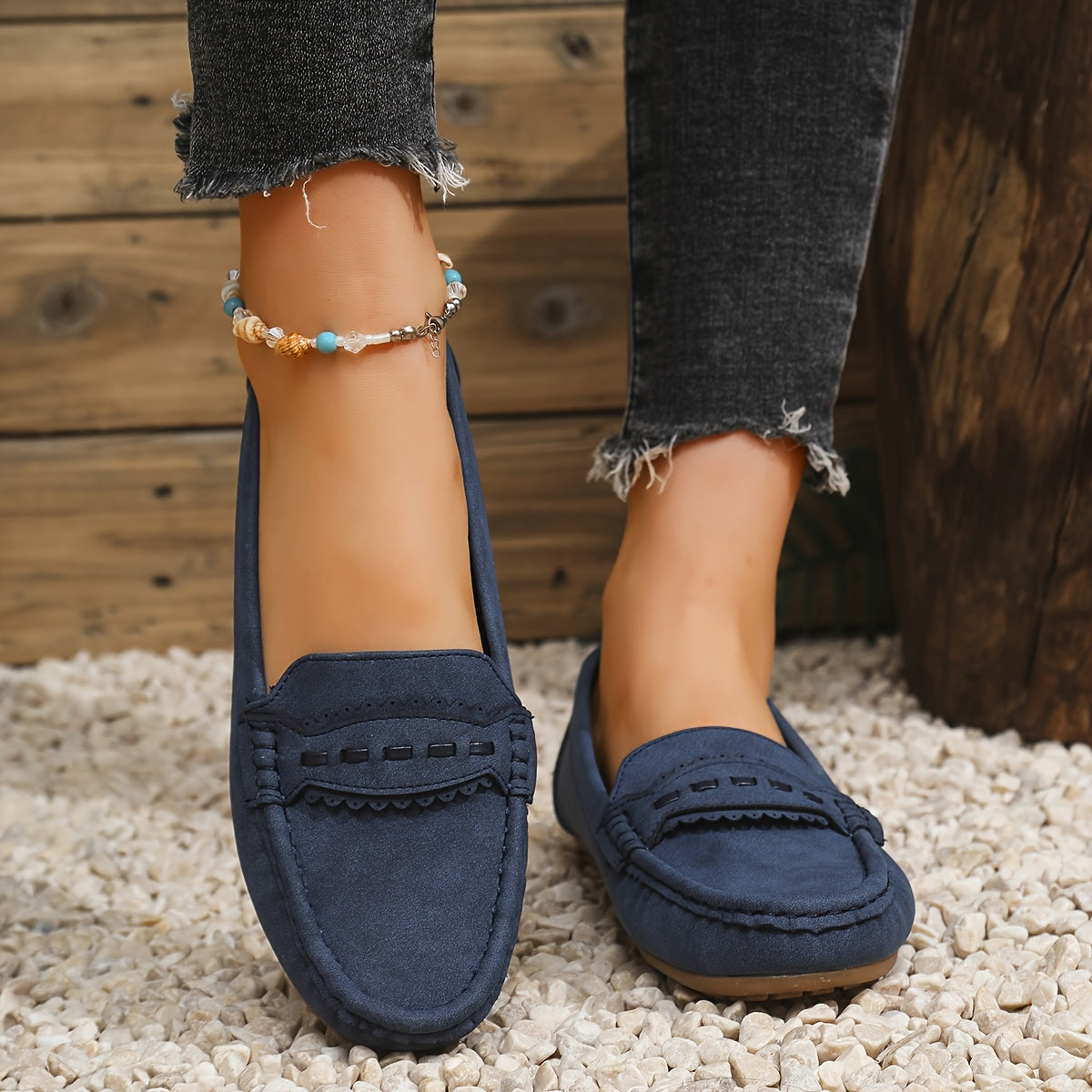Leonie | Scalloped Suede Loafers
