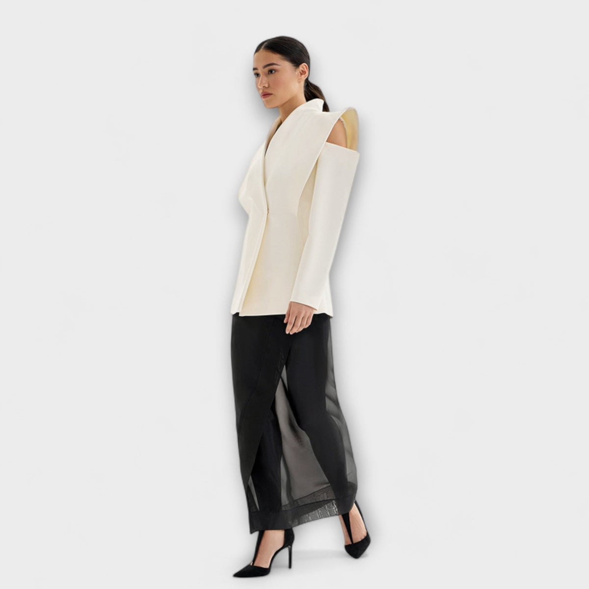 Valeria | Sculptural Shoulder Blazer