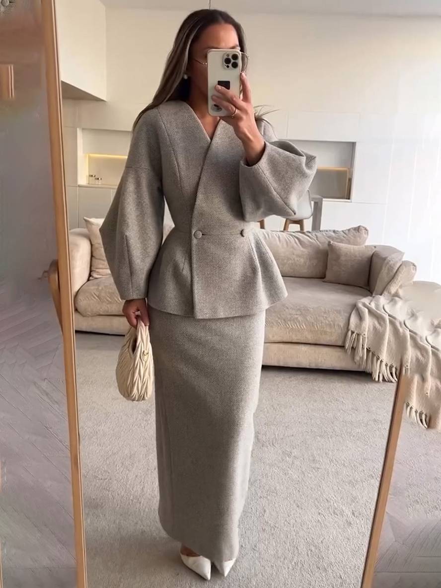 Calie | Elegant Vintage Set of Skirt and Jacket