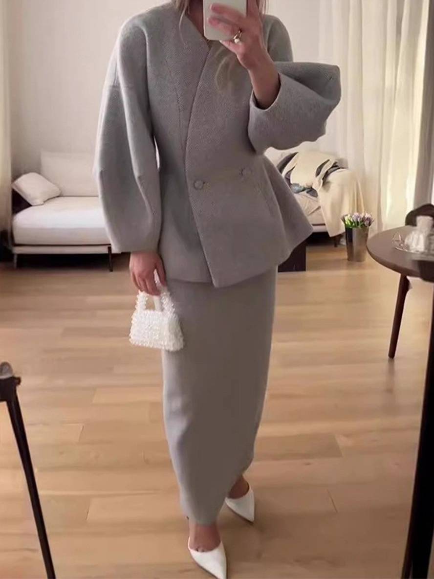 Calie | Elegant Vintage Set of Skirt and Jacket