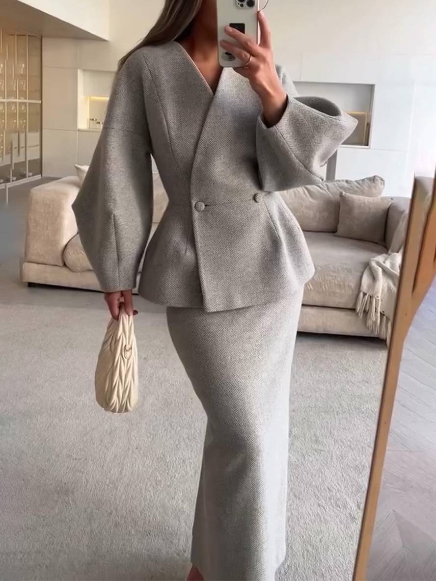 Calie | Elegant Vintage Set of Skirt and Jacket