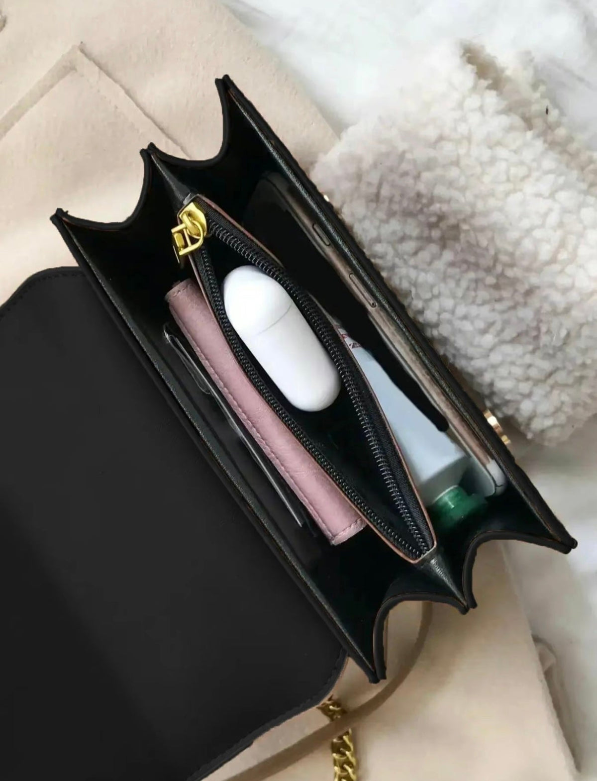 KATÉLORIA CHAIN BAG